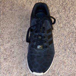 adidas torsion gym shoes, slight cheetah pattern